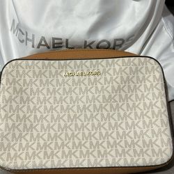 Mk cross body