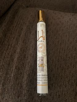 Yara Moi Eau de Parfum by the brand Lattafa