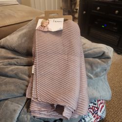 Beautiful accent scarve $5