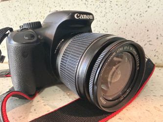 Cannon T2i DSLR camera with accessories