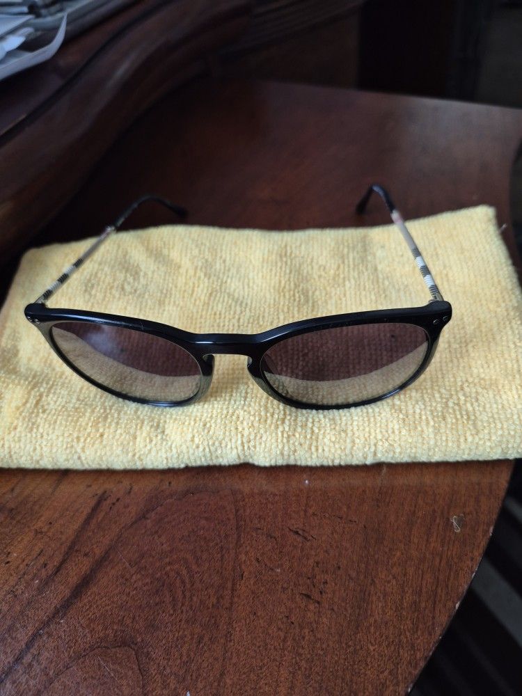 Burberry sunglasses