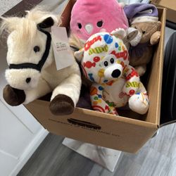 Bundle Of Stuffed Animals Some Are Collector’s Items
