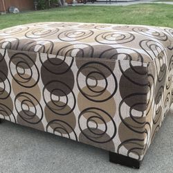 Ottoman- Very Good Condition! Very Clean!