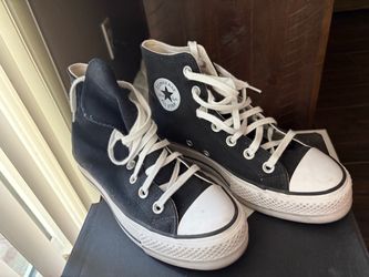 Women’s converse size 6