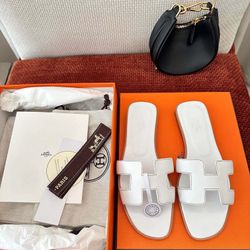 Brand-New Women's Leather Slippers