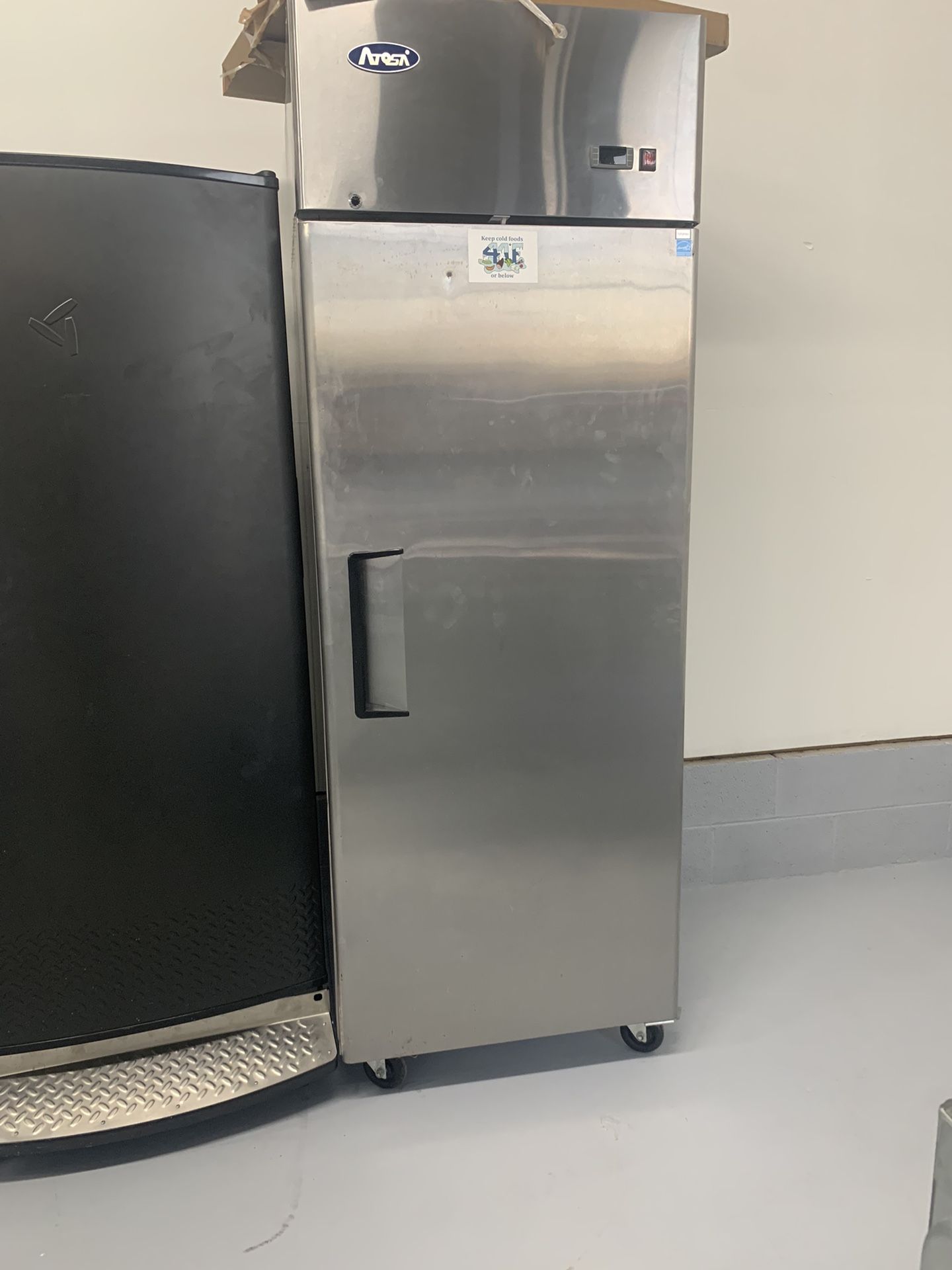 Refrigerator Commercial