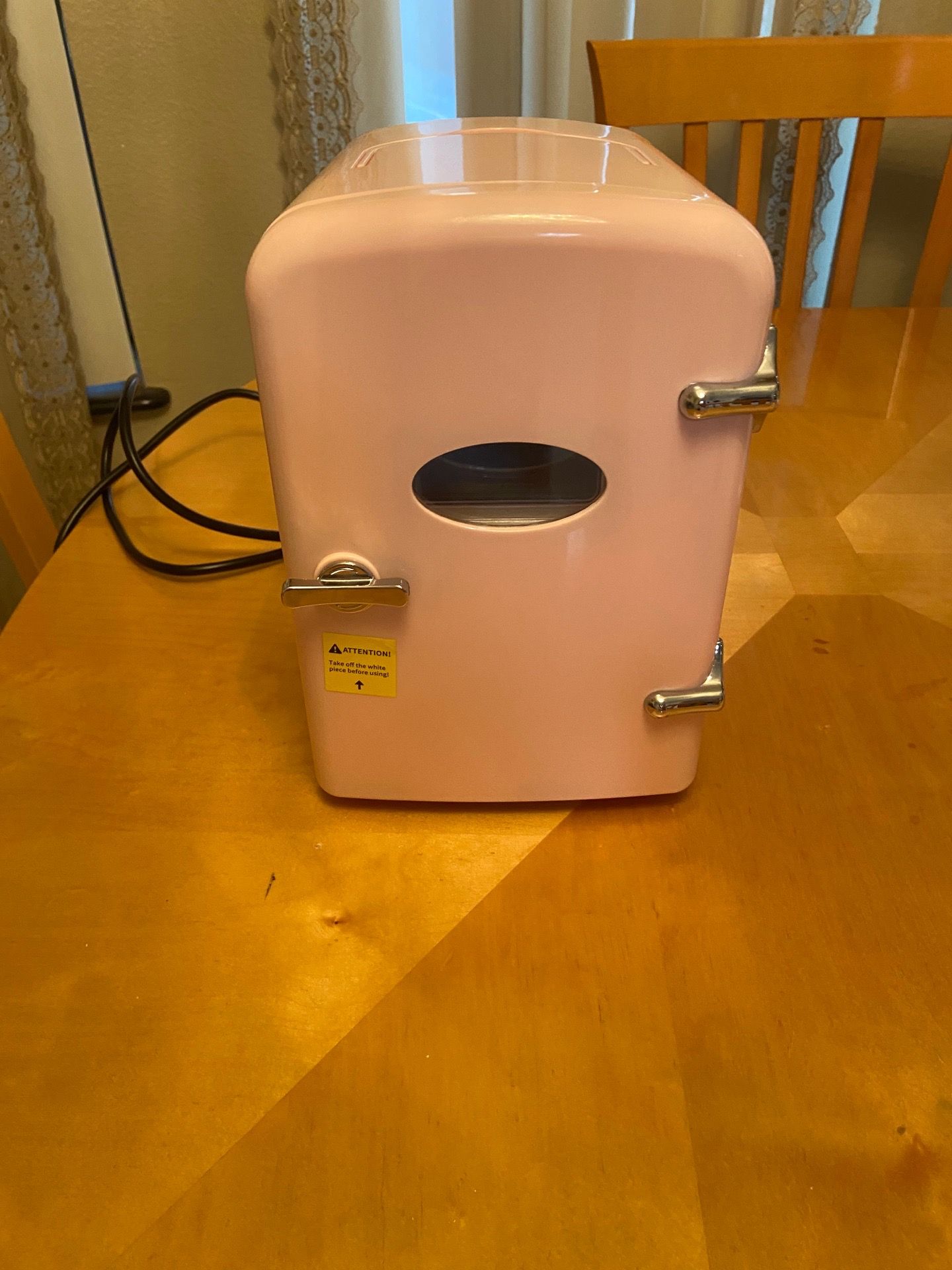 Mini fridge