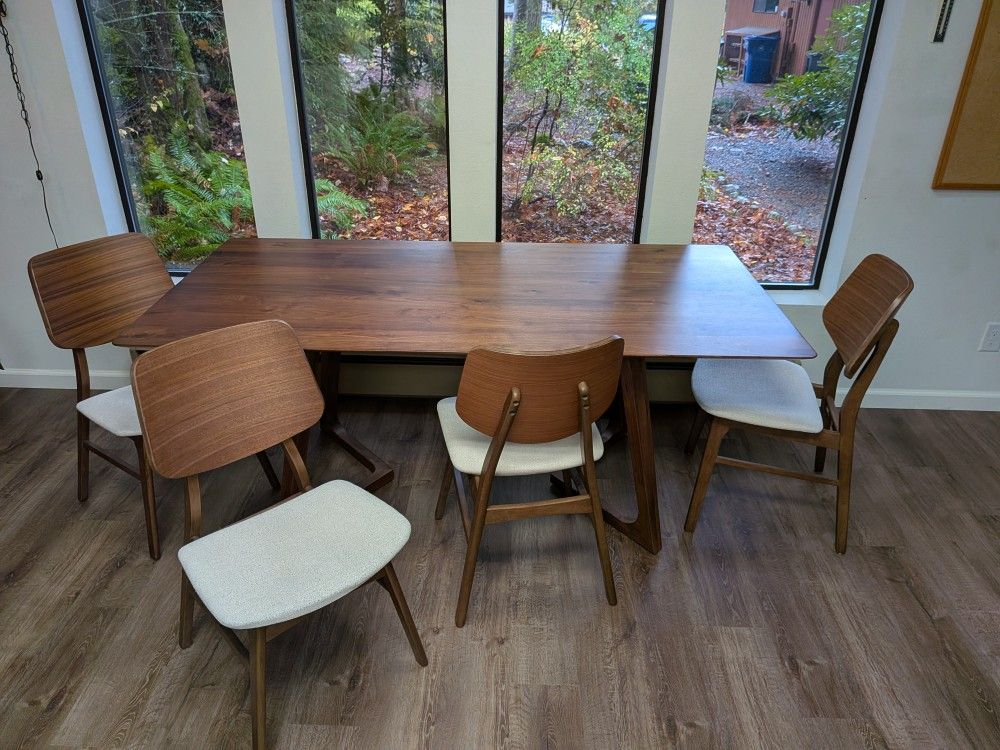 Dinning Table and Chairs
