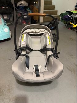 Nuna Pipa Lite RX and RELX Base + Stroller attachment