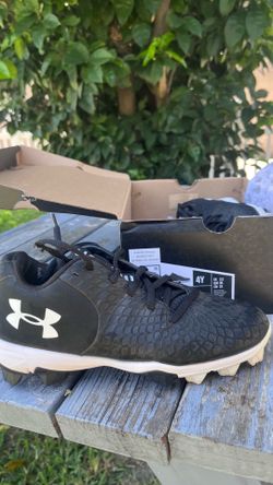 Under Armour Softball Cleats Youth Size 4Y Black/White