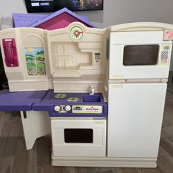 Vintage Kids Kitchen 