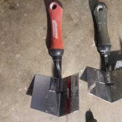 Cement trowel