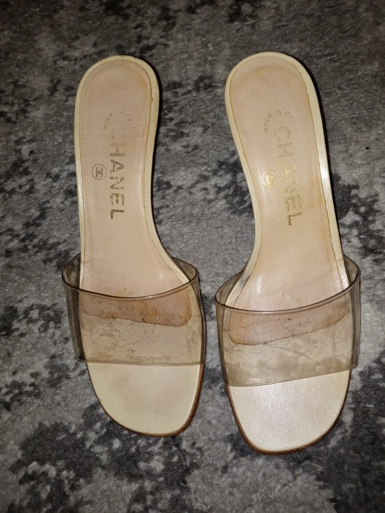 VINTAGE CHANEL HEEL SLINGS