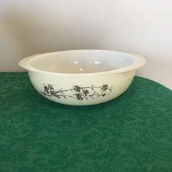 Vintage Pyrex Cream Yellow Gold Golden Branch Casserole Bowl 024 QT Promotional