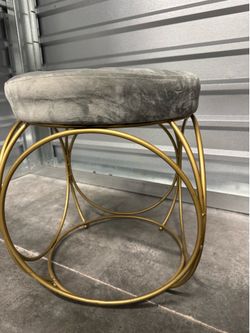 Nice chair/makeup chair