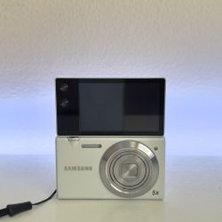 Samsung MV800 Digital Camera