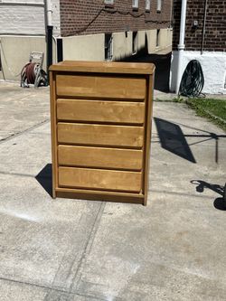 5 drawer wood dresser