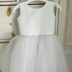 Size 2 (toddler) Flower Girl Dress. Never Worn