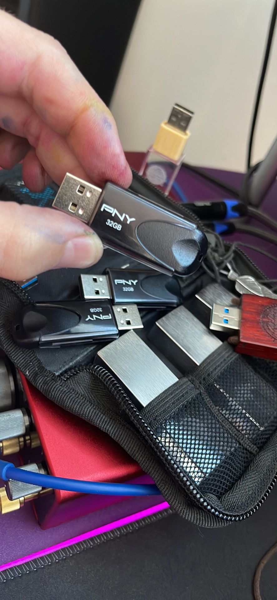 USB 3.0 32 GB DJ 3000 Country, Rock, Classic Rock, Hiphop, Rap, Cumbia, Bachata, Merengue, Disco, EDM, House, Breaks, Techno, Dubstep, Riddim, Undergr