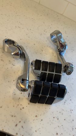 2009 - 2013 Street Glide crash bar foot peg