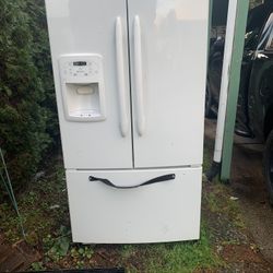 Maytag 25cu ' Refrigerator