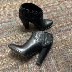 Black Boots Bootie Style Size 7