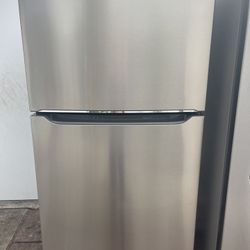 🍨CUTE! FRIGIDAIRE GALLERY 30” STAINLESS STEEL TOP & BOTTOM REFRIGERATOR 🍨