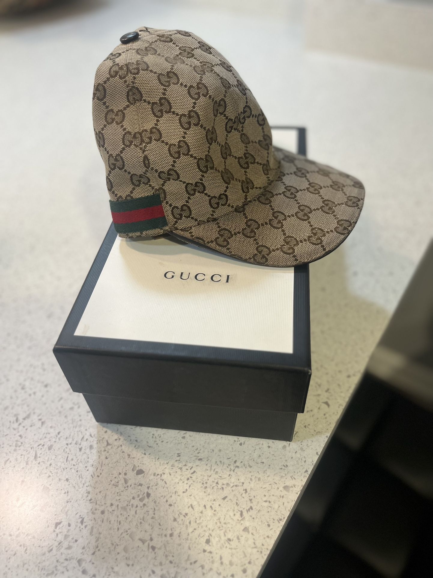 I100% Authentic Gucci Hat 