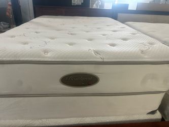 Full size mattress and box spring set