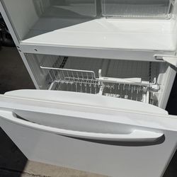 FREE FRIDGE - AMANA