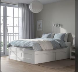 🛏️ WHITE QUEEN STORAGE BED FRAME — $150 OBO