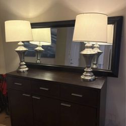 Dresser With Mirror And Lights