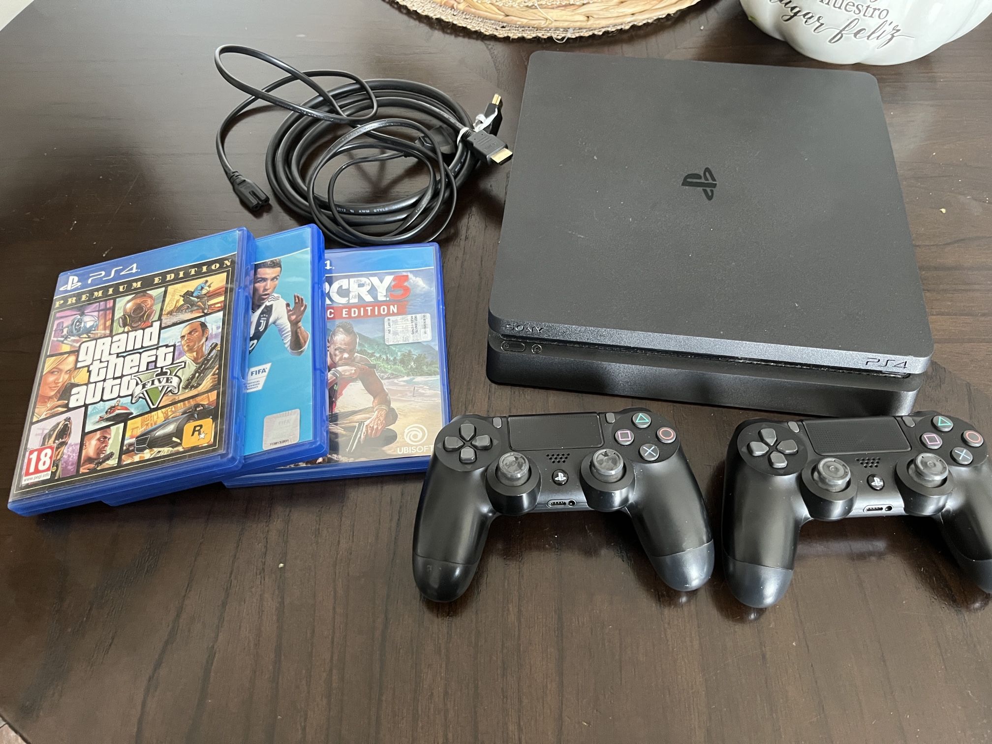 PLAYSTATION 4 (PS4)