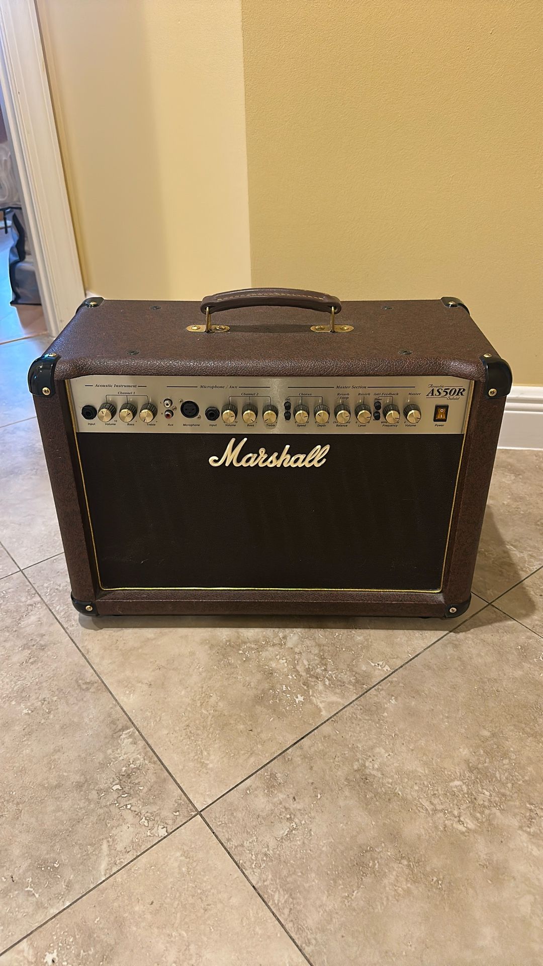 The Marshall AS50R Acoustic Soloist is a 50-watt acoustic guitar amplifier designed to deliver clear, natural sound with the renowned Marshall quality