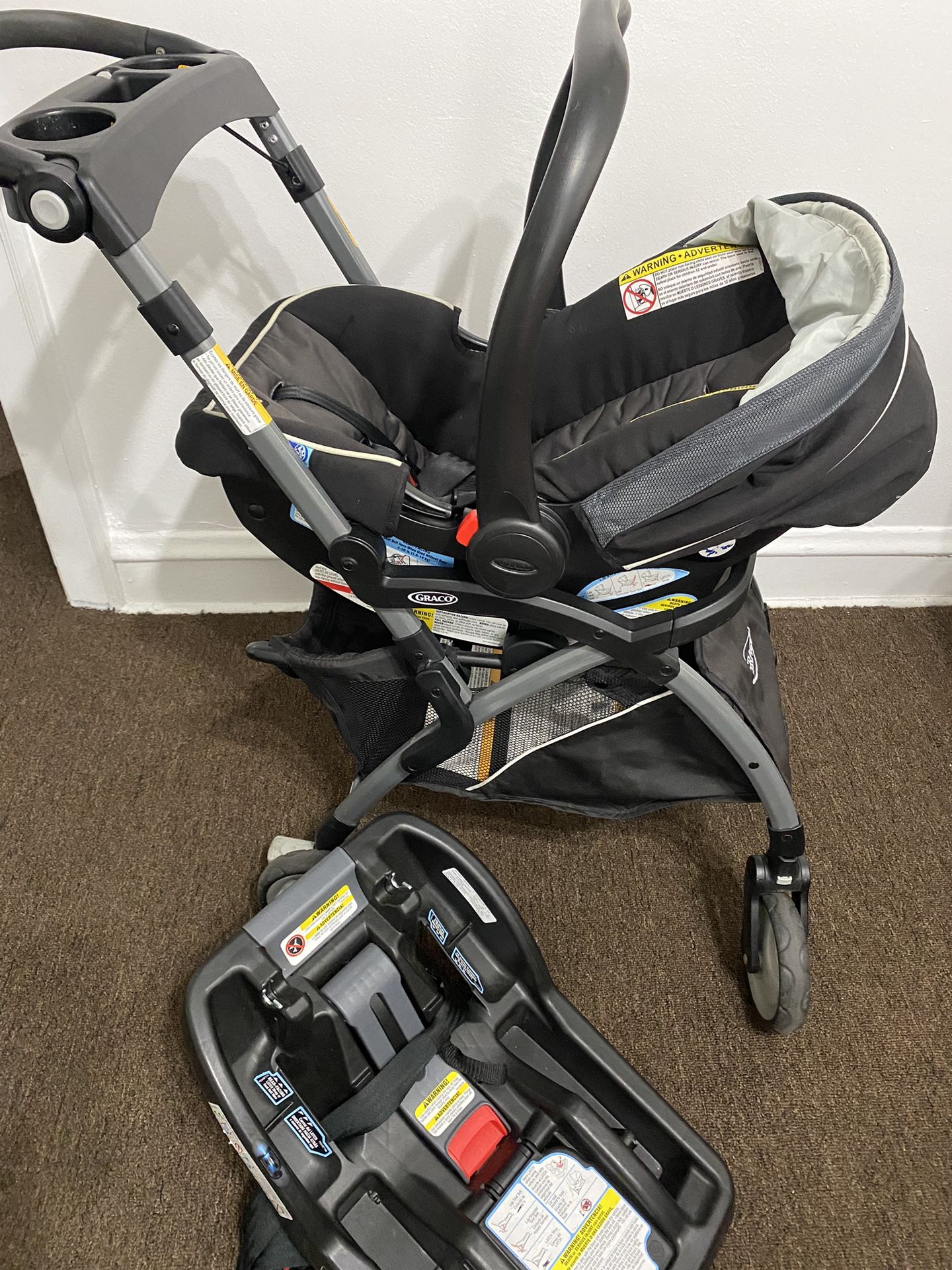 Graco SnugRider Elite Car Seat Carrier Lightweight Frame Travel Stroller Accepts any Graco SnugRide Infant Car Seat Black for Sale in Chicago IL OfferUp