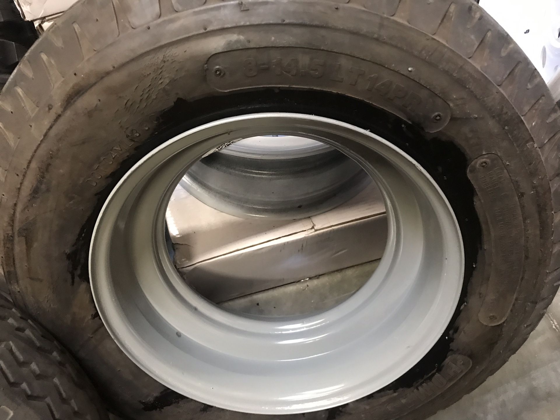 1x used mobile home tire 814.5 with rim 65 no bargain price firm for