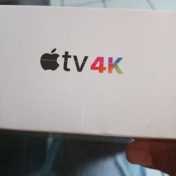 Apple tv 4K Nueva LA abri para ver  si Trae todo esta completa