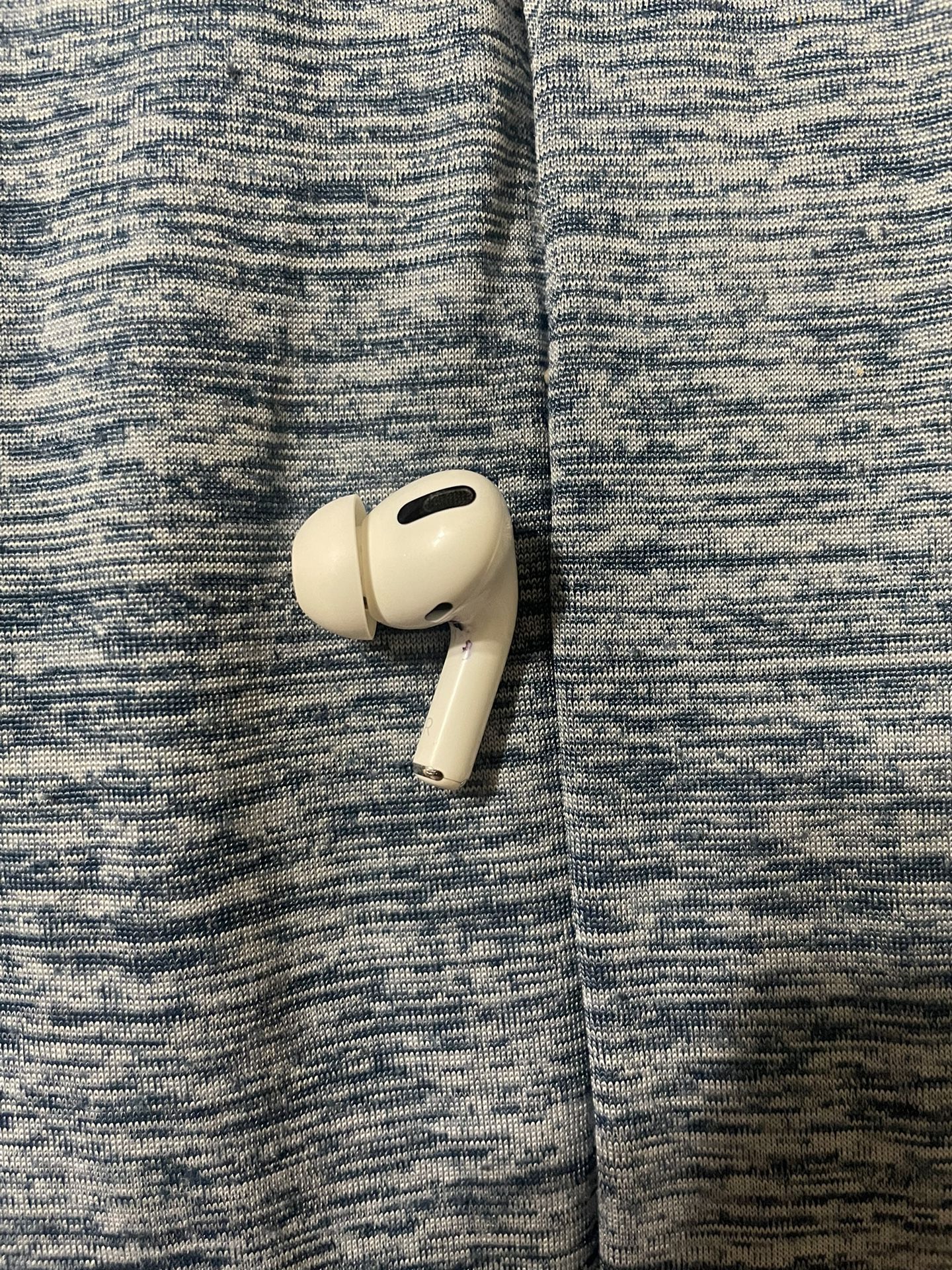 Airpod Pro Gen 1 (right Airpod Only)