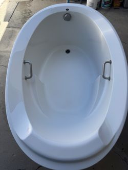 Whirlpool Hydro Systems Bathtub