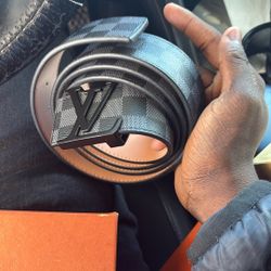 Louis Belt 300$