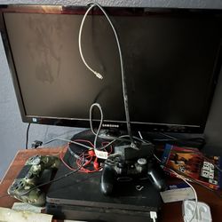 PS4 Monitor And 3 Controllers 