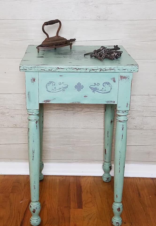 Rustic side table perfect as a decor in your house. Medium distressed allows you to see the wood underneath a special greenish color.