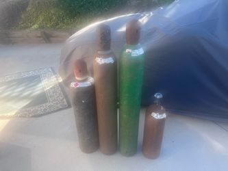 Title: Package Deal: 4 Industrial Welding Gas Cylinders - Oxygen & Acetylene Tanks