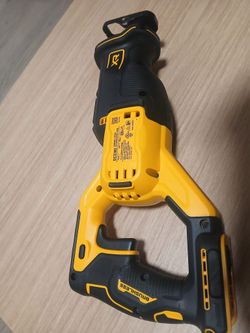 Sawzall  Dewalt XR20 v