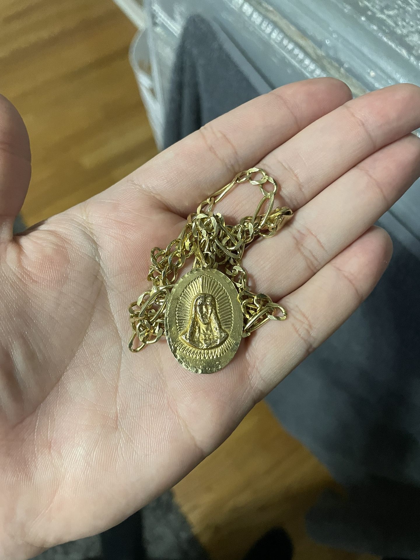 Real 14k Gold Chain 22’  with Double Sided Pendent