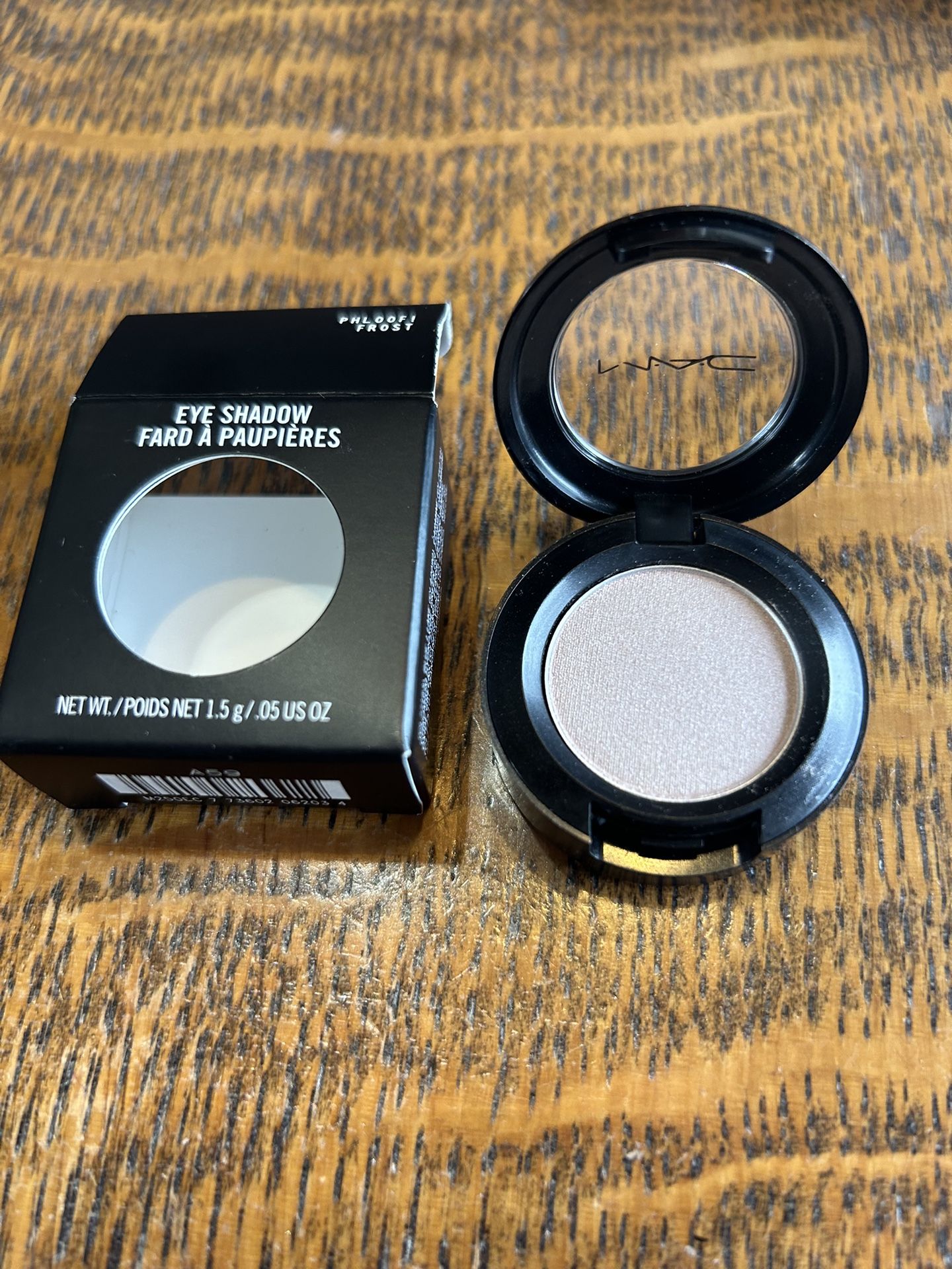 MAC Very Rare Eyeshadow 
