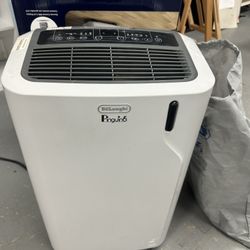 De’Longhi Pinguino Compact Arctic Whisper 500 sq. ft. 3-in-1 Portable Air Conditioner - AC ADO #:CST-10027 Price is Firm. Description : Exp