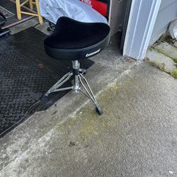 Ludwig Drum throne 