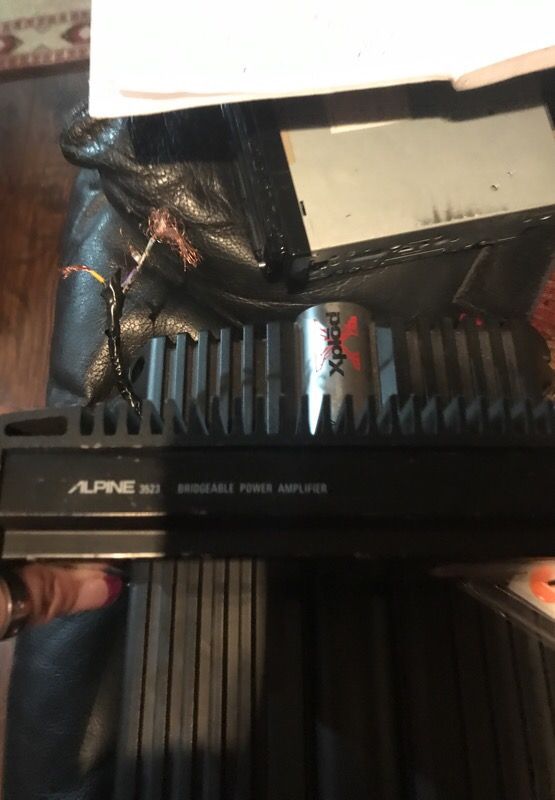 Alpine 3523 bridgeable power amplifier