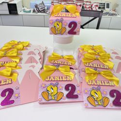 Tweety Bird 3d Gable Box 